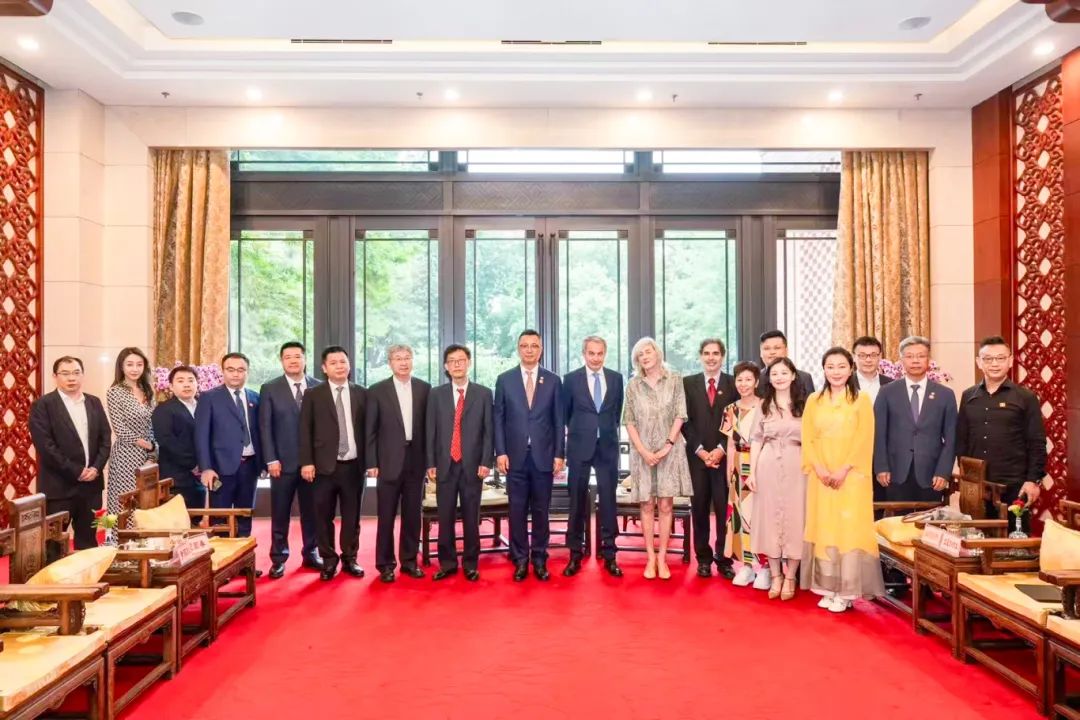 迅鐳激光董事長受邀參加第八屆全球智庫峰會！(圖2)