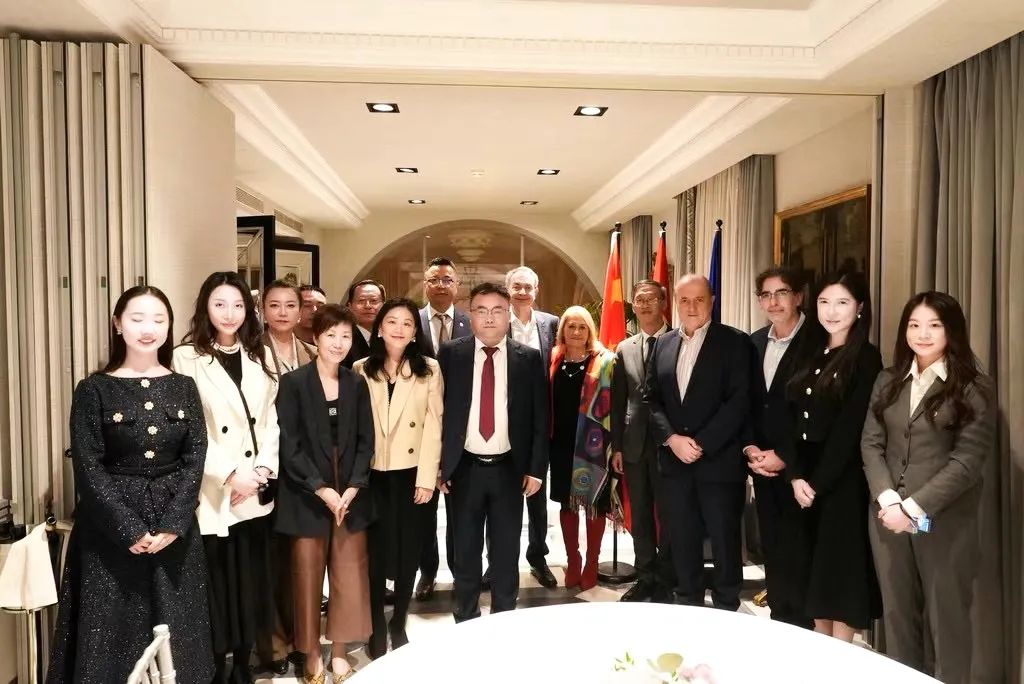 歐中理事會主席和駐西班牙大使為迅鐳激光歐洲銷售中心揭牌/波蘭前總統(tǒng)等前歐首腦被聘為海外發(fā)展顧問(圖9)